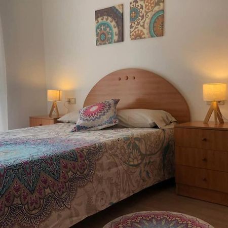 Luminoso Y Acogedor Alojamiento En Sort Apartment Luaran gambar